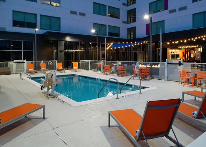 Aloft Charlotte Airport Hotel